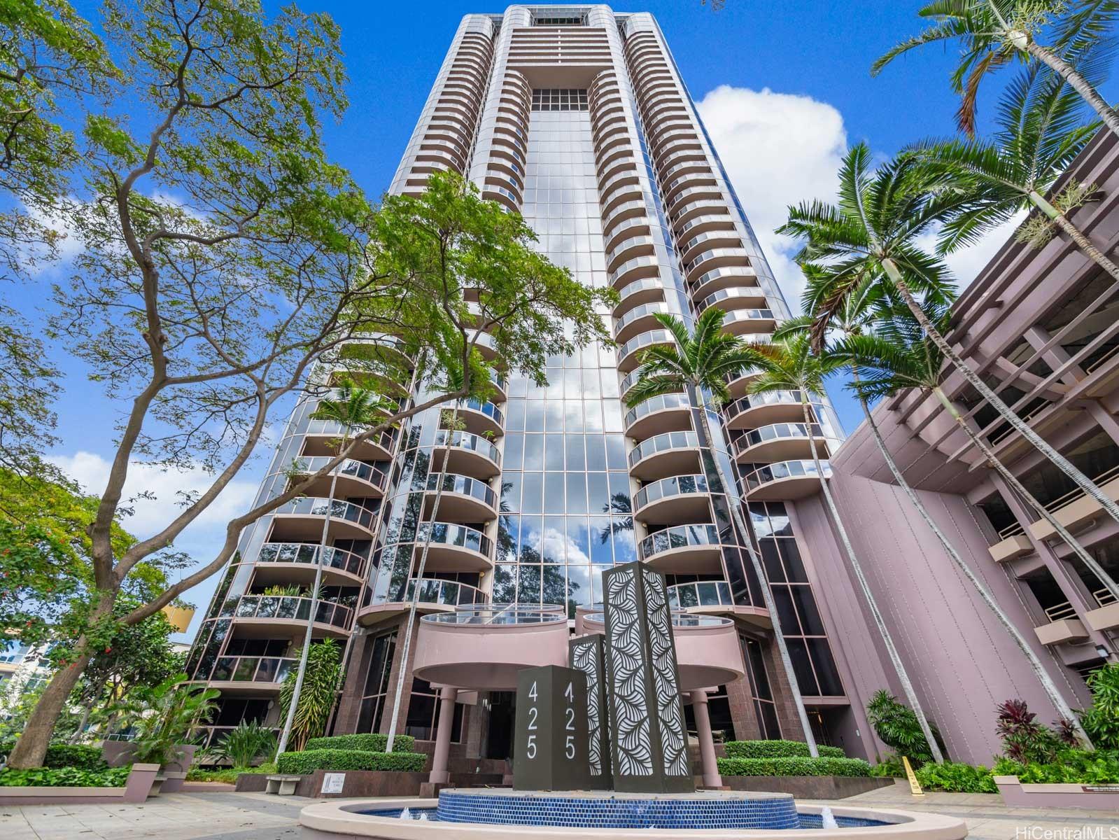 425 South Street, Unit 501 Honolulu, HI 96813 - Photo 16 of 25 a view of a large multi story building