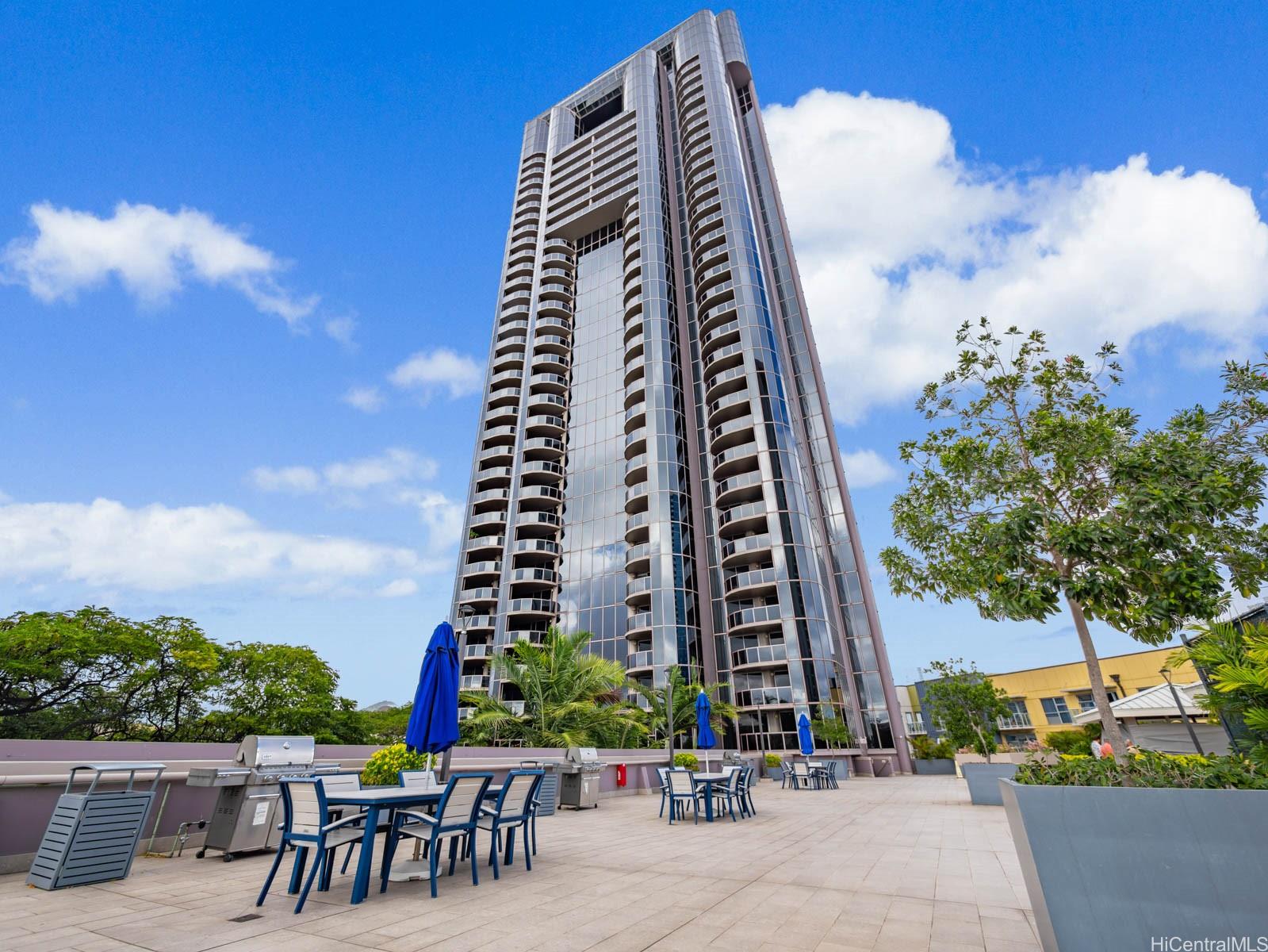 425 South Street, Unit 501 Honolulu, HI 96813 - Photo 22 of 25 an outdoor space with balcony