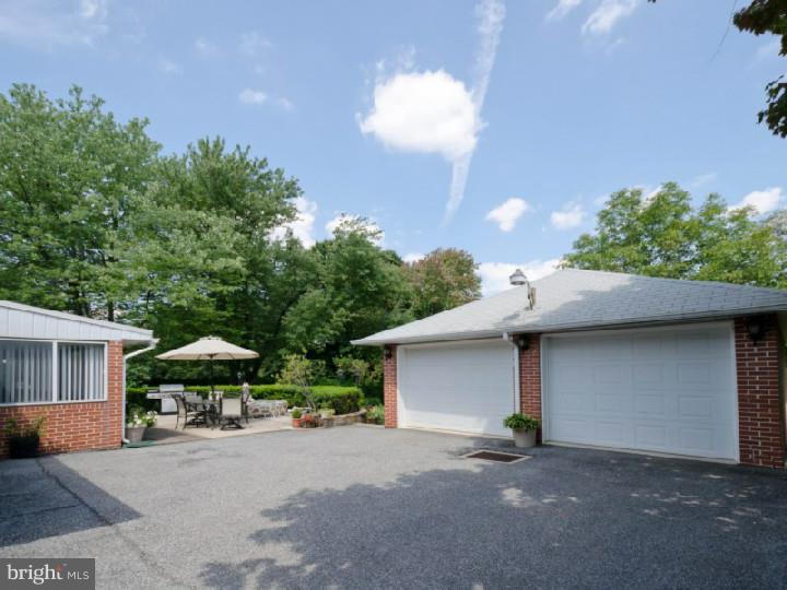 1556 Kelchner Road Bethlehem, PA 18018 - Photo 4 of 15 Gallery Image 4