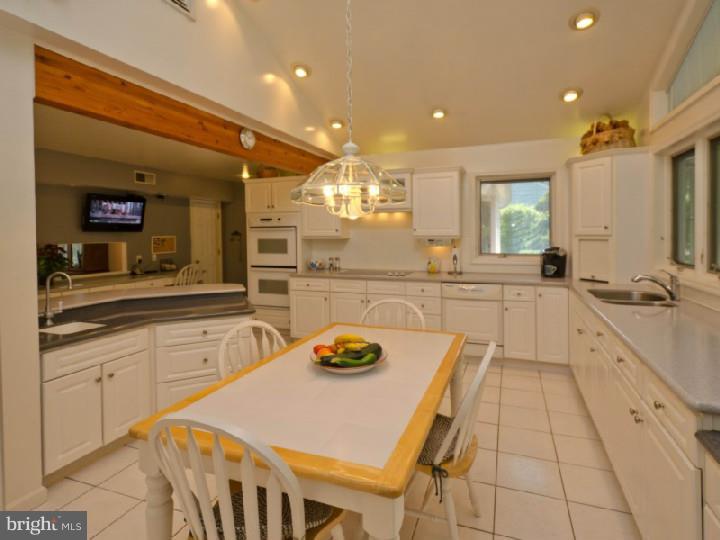 1556 Kelchner Road Bethlehem, PA 18018 - Photo 7 of 15 Gallery Image 7
