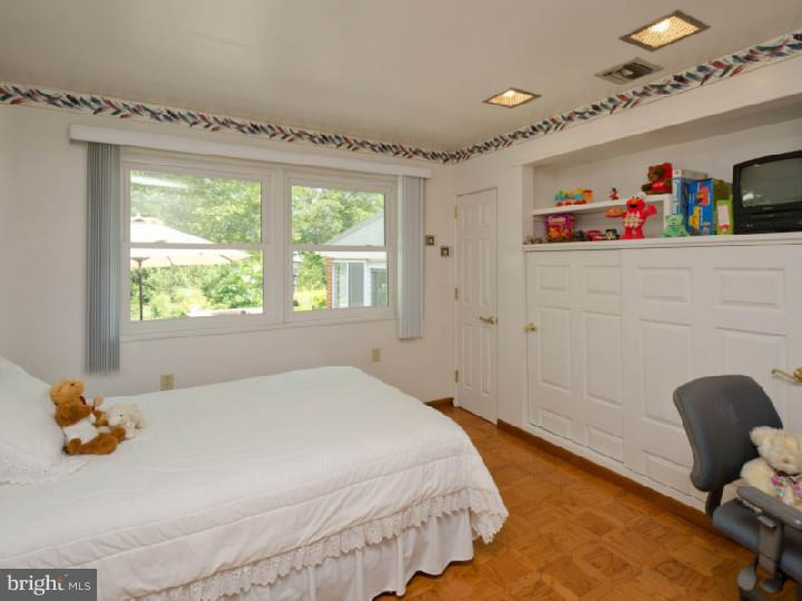 1556 Kelchner Road Bethlehem, PA 18018 - Photo 10 of 15 Gallery Image 10