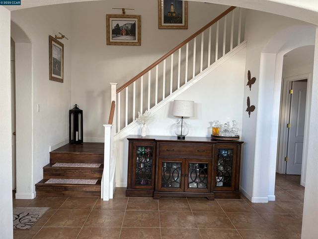 a view of entryway and hall