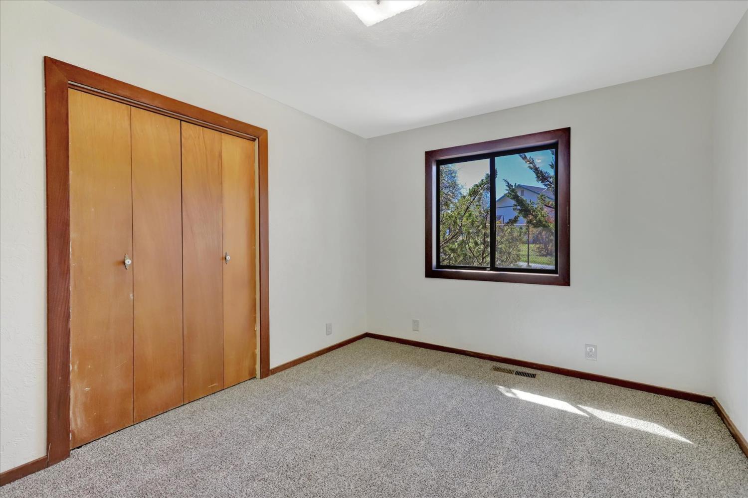 10265 Newtown Road Nevada City, CA 95959 - Photo 10 of 35 an empty room with windows
