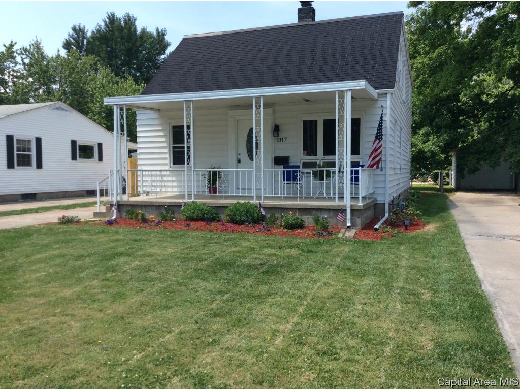 1917 North 22nd Street Springfield, IL 62702 - Photo 2 of 30