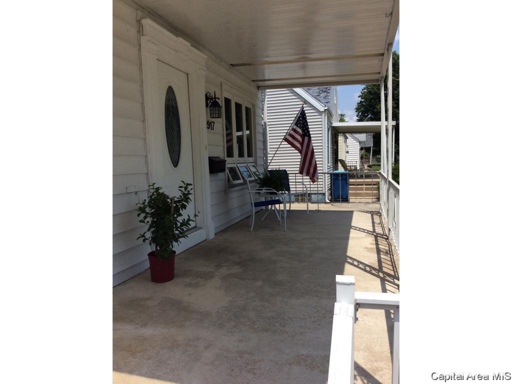 1917 North 22nd Street Springfield, IL 62702 - Photo 4 of 30