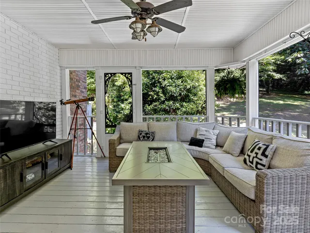 $1,500,000 | 163 Northern Lights Lane, Hendersonville, NC 28739