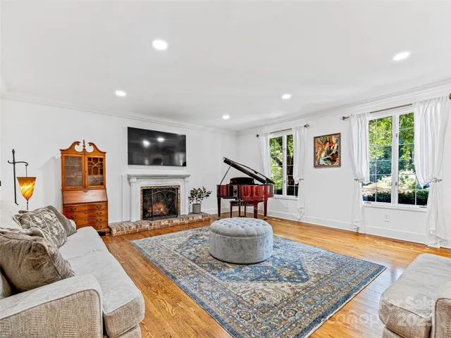 $1,500,000 | 163 Northern Lights Lane, Hendersonville, NC 28739