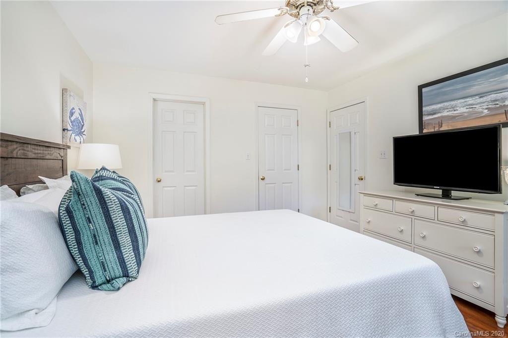 416 Queens Road, Unit 4 Charlotte, NC 28207 - Photo 17 of 26 Gallery Image 17