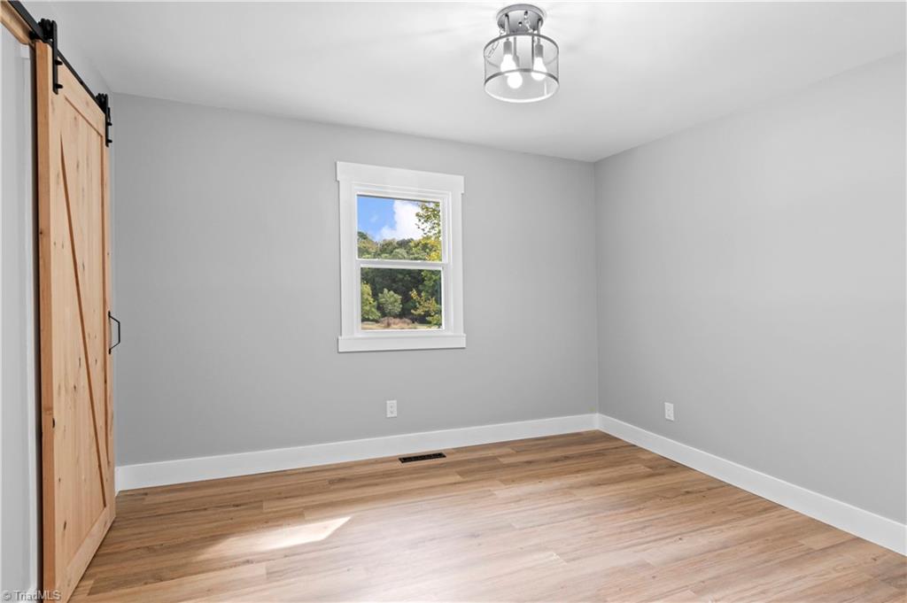 5811 Moravia Road Winston-Salem, NC 27127 - Photo 18 of 40 2nd bedroom