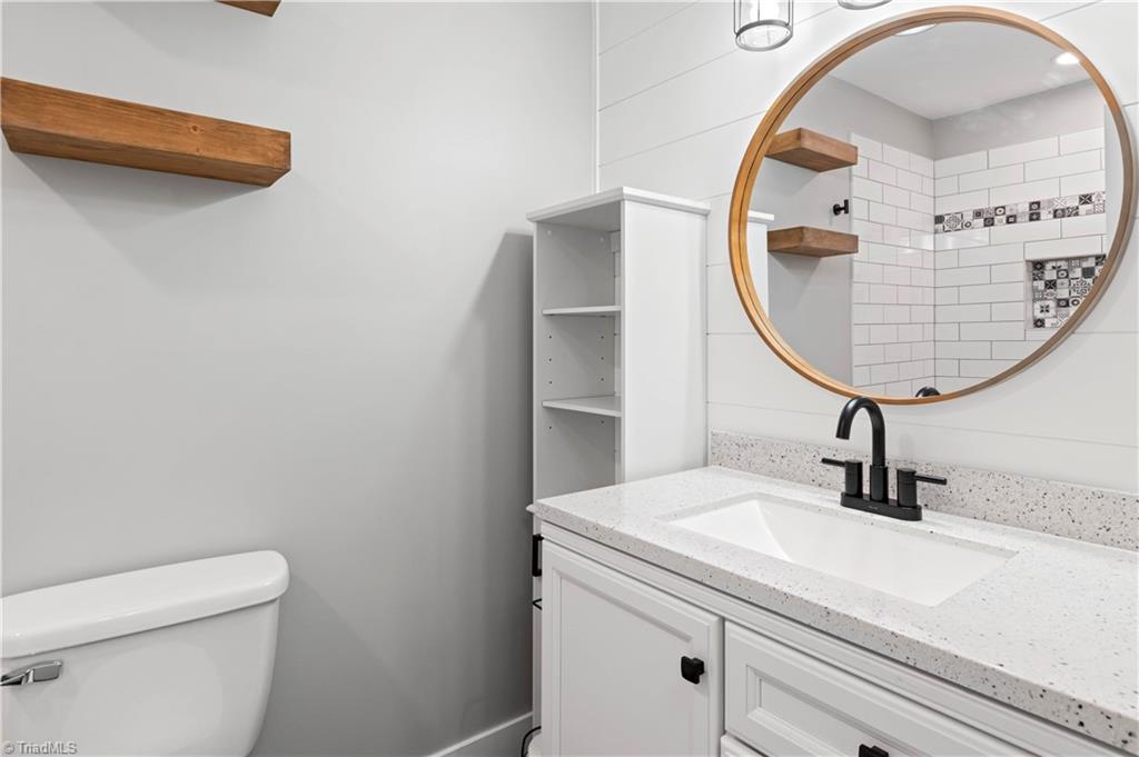 5811 Moravia Road Winston-Salem, NC 27127 - Photo 19 of 40 Main bathroom