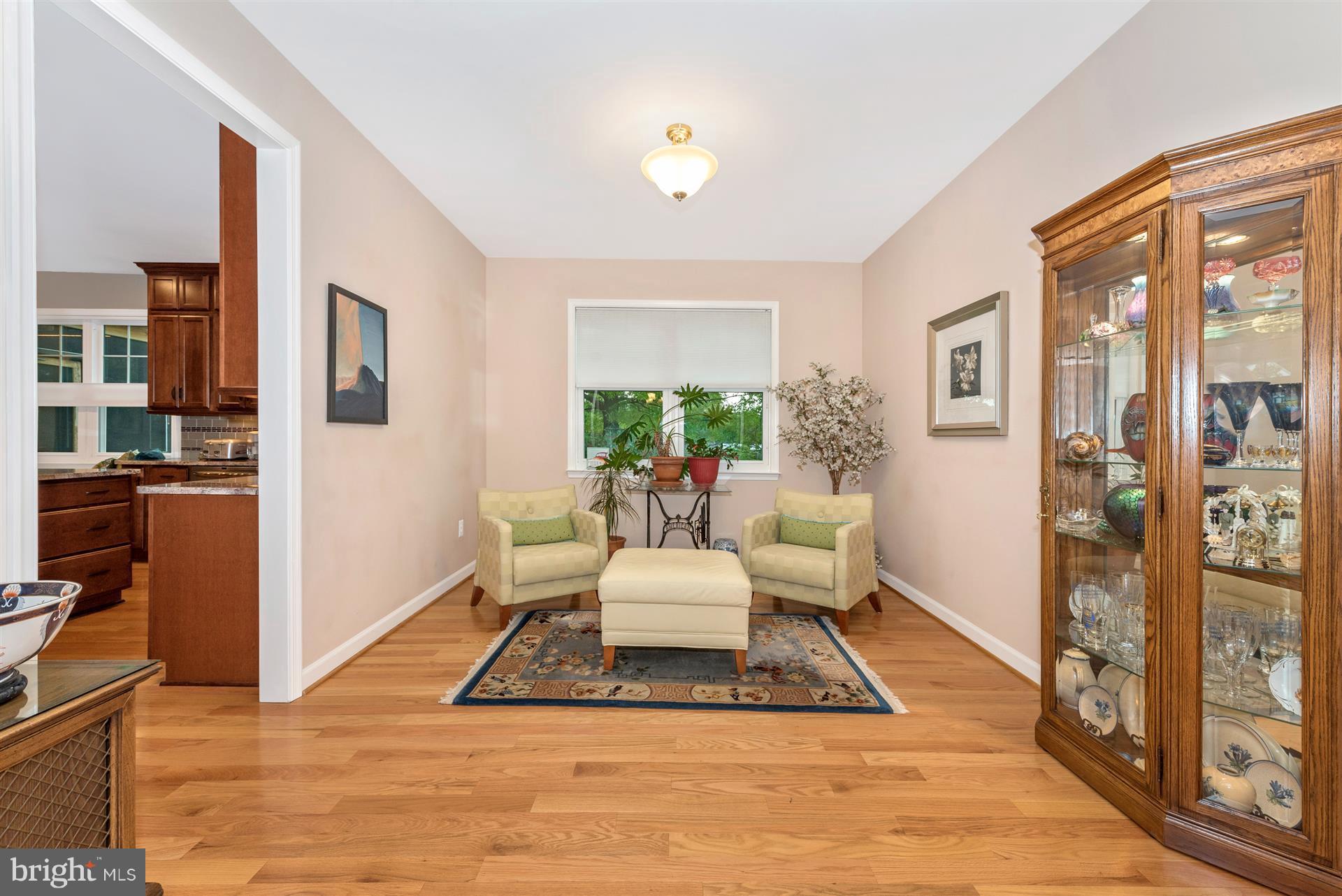 620 Hunting Ridge Drive Frederick, MD 21703 - Photo 7 of 30 Living Room