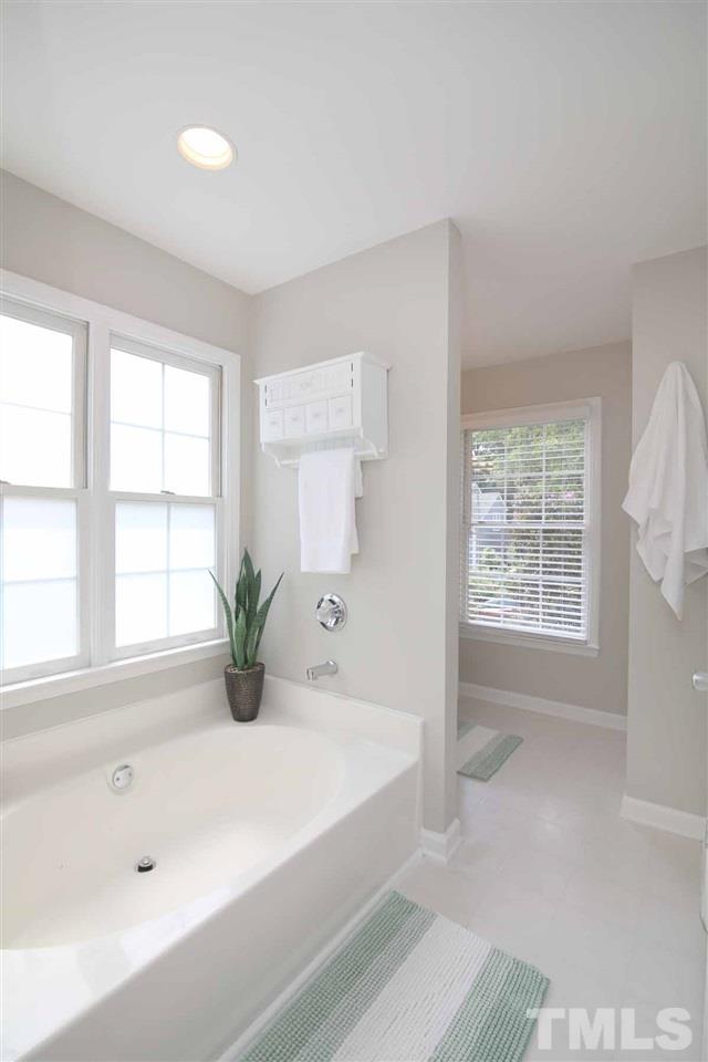 2533 Deanwood Drive Raleigh, NC 27615 - Photo 14 of 25