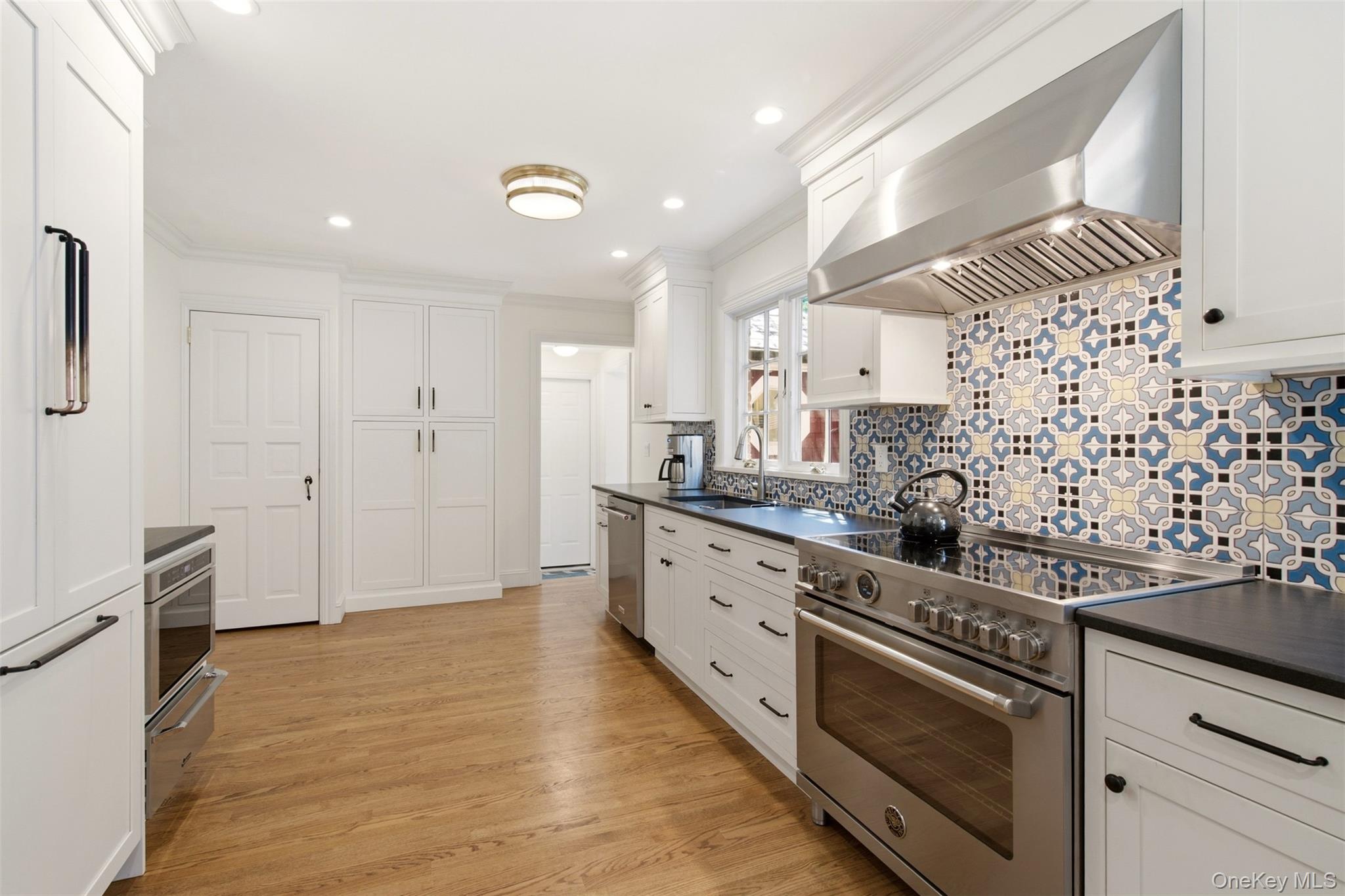 2 St Marks Place Cold Spring Harbor, NY 11724 - Photo 11 of 30