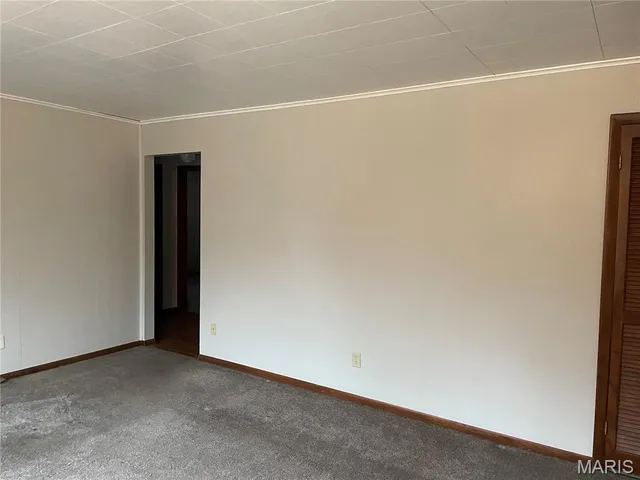 $900 | 2306 College Avenue, Alton, IL 62002