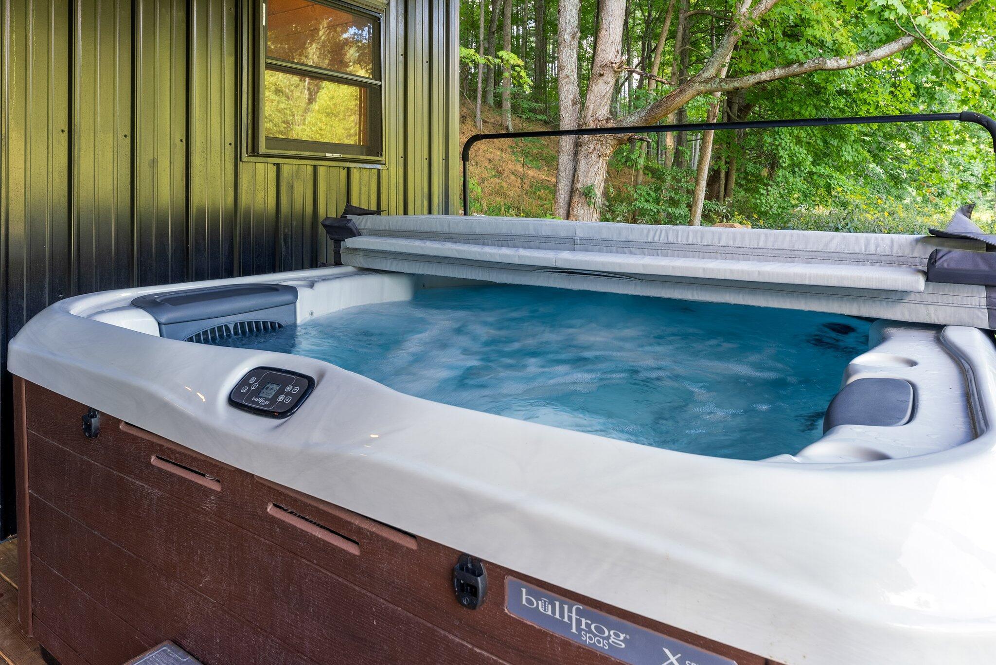 26299 Faris Road McArthur, OH 45651 - Photo 3 of 14 Caribou Hot tub