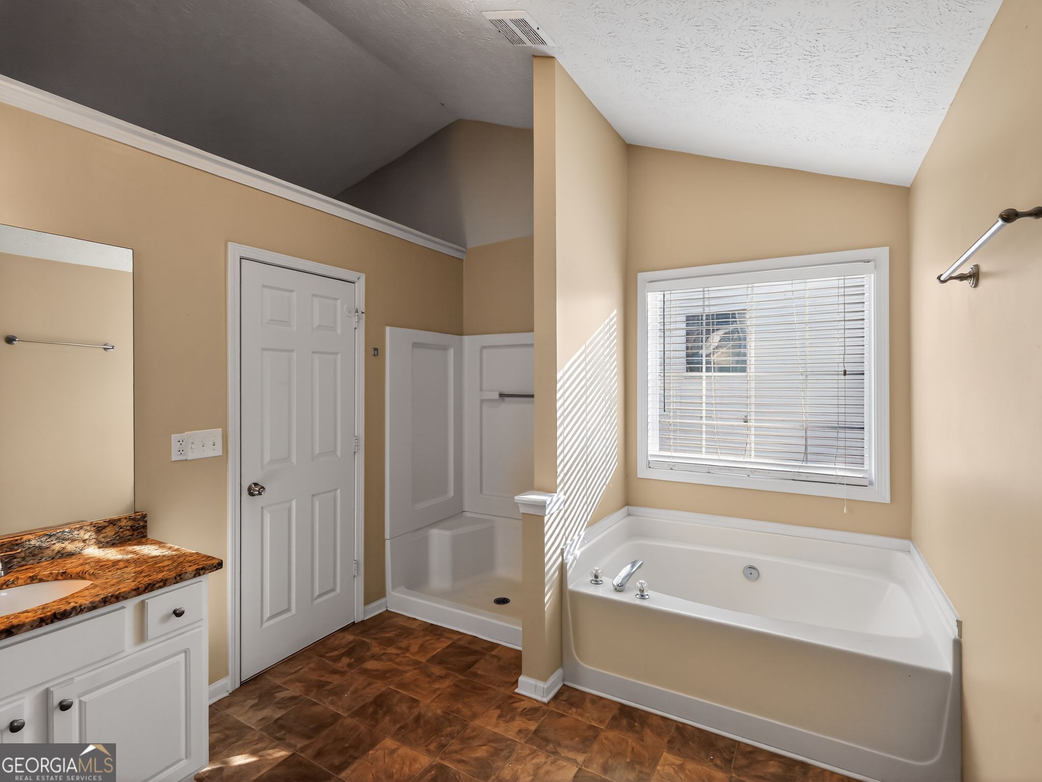 2382 Miller Oaks Circle Decatur, GA 30035 - Photo 19 of 33