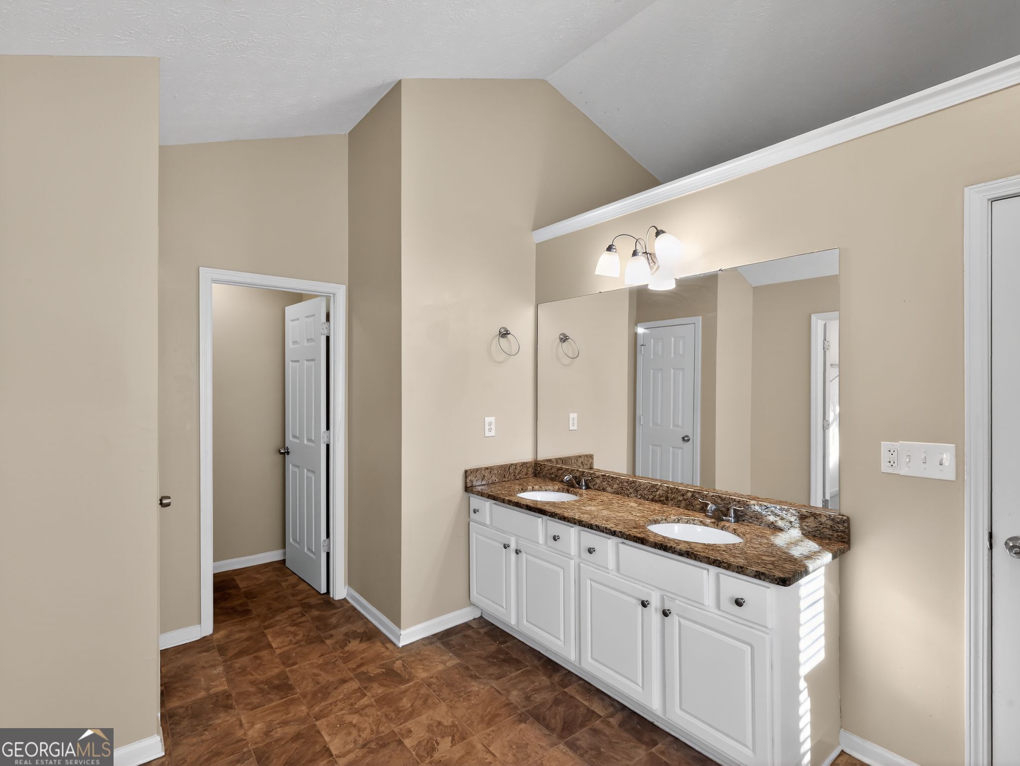 2382 Miller Oaks Circle Decatur, GA 30035 - Photo 21 of 33