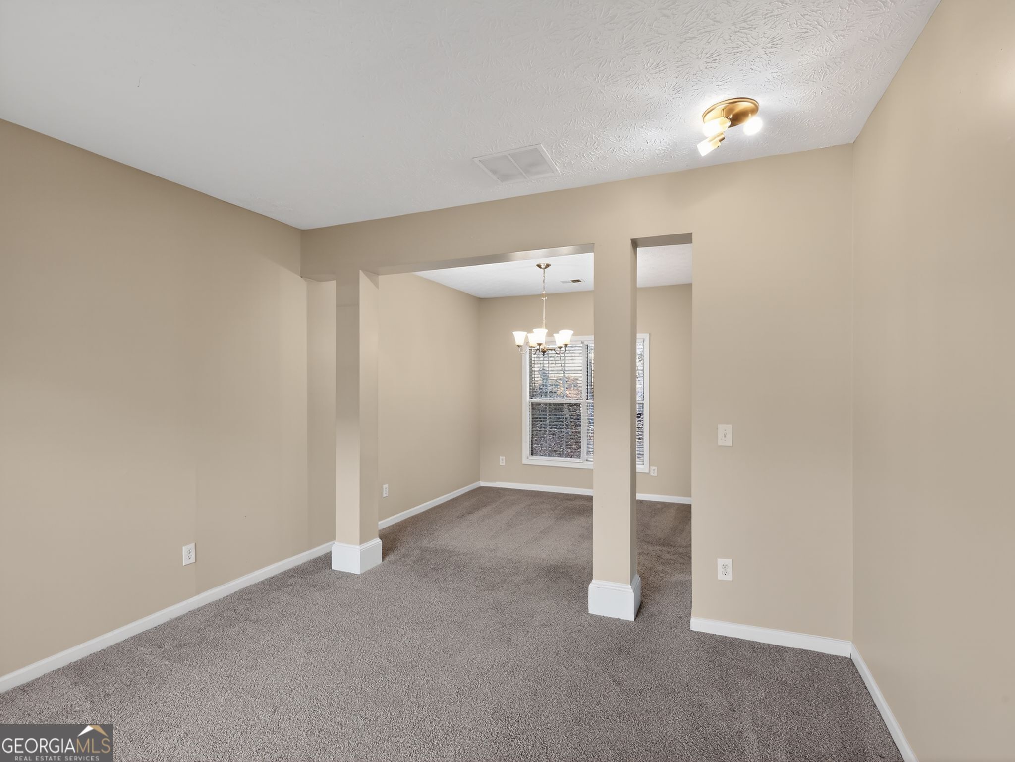 2382 Miller Oaks Circle Decatur, GA 30035 - Photo 3 of 33