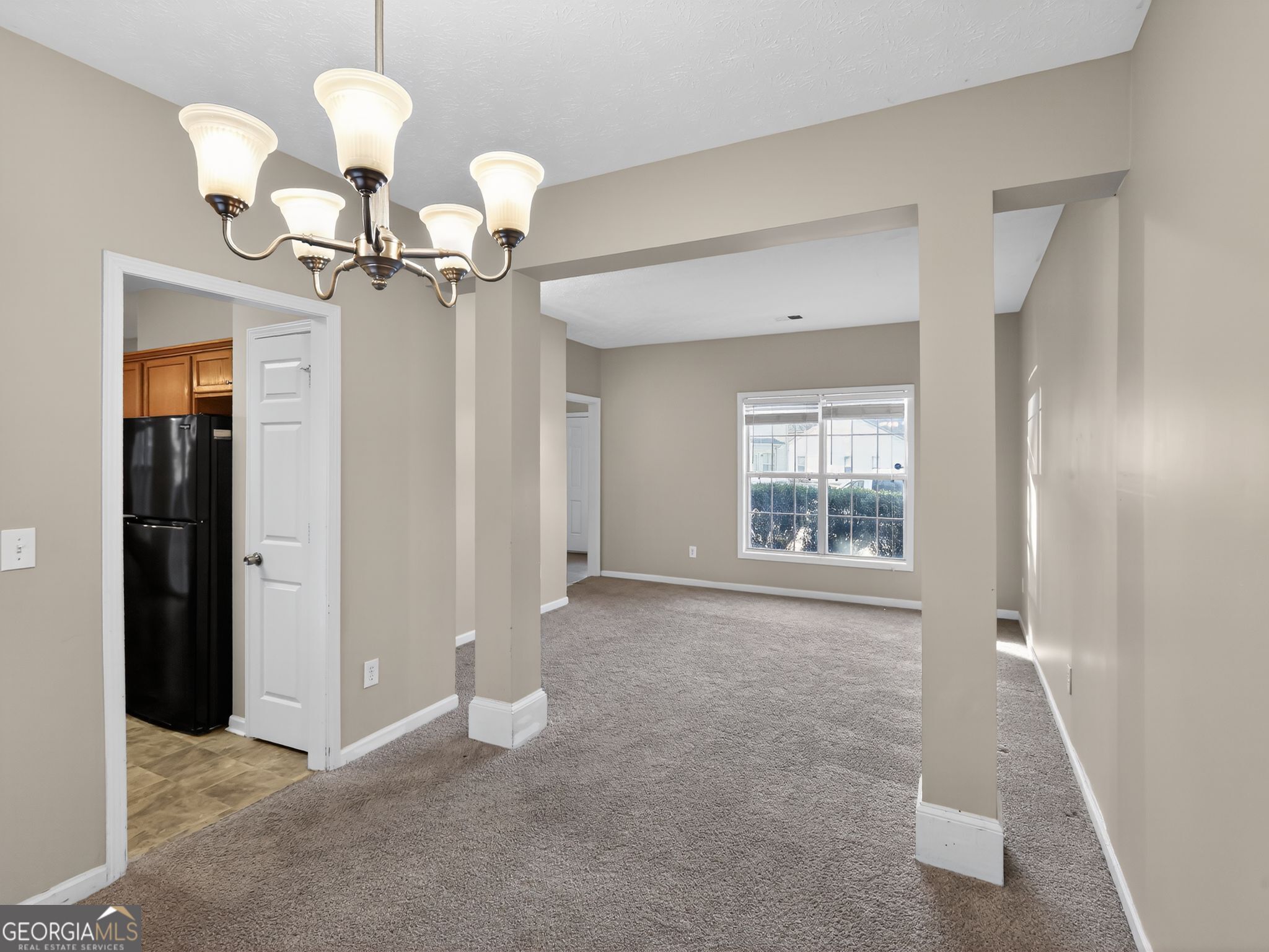 2382 Miller Oaks Circle Decatur, GA 30035 - Photo 4 of 33