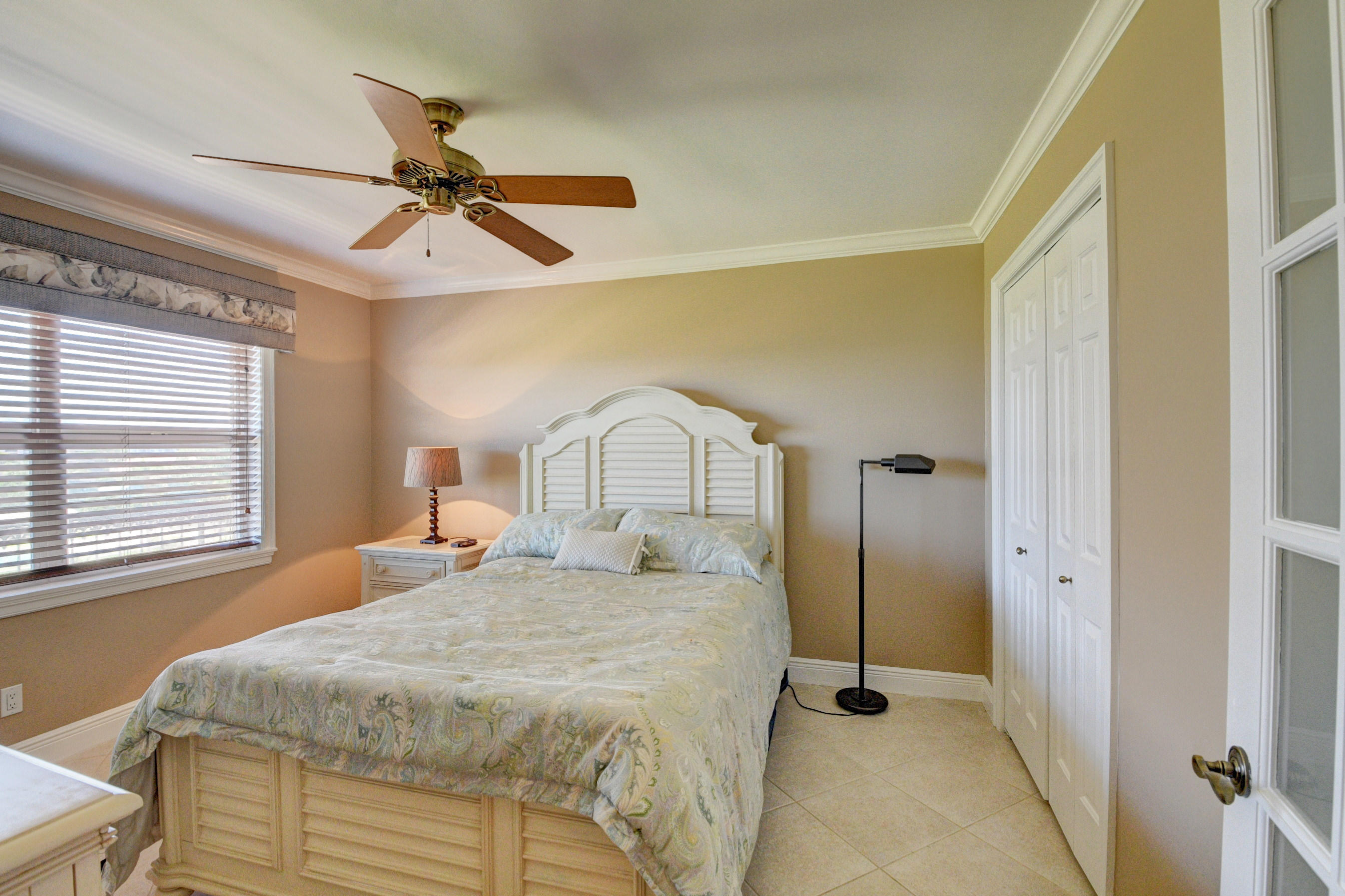 2871 North Ocean Boulevard, Unit D304 Boca Raton, FL 33431 - Photo 15 of 28 Guest Bedroom 1