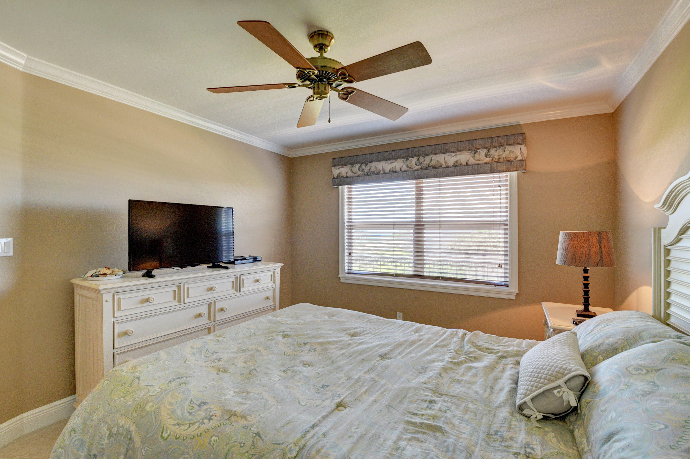 2871 North Ocean Boulevard, Unit D304 Boca Raton, FL 33431 - Photo 16 of 28 Guest Bedroom 1