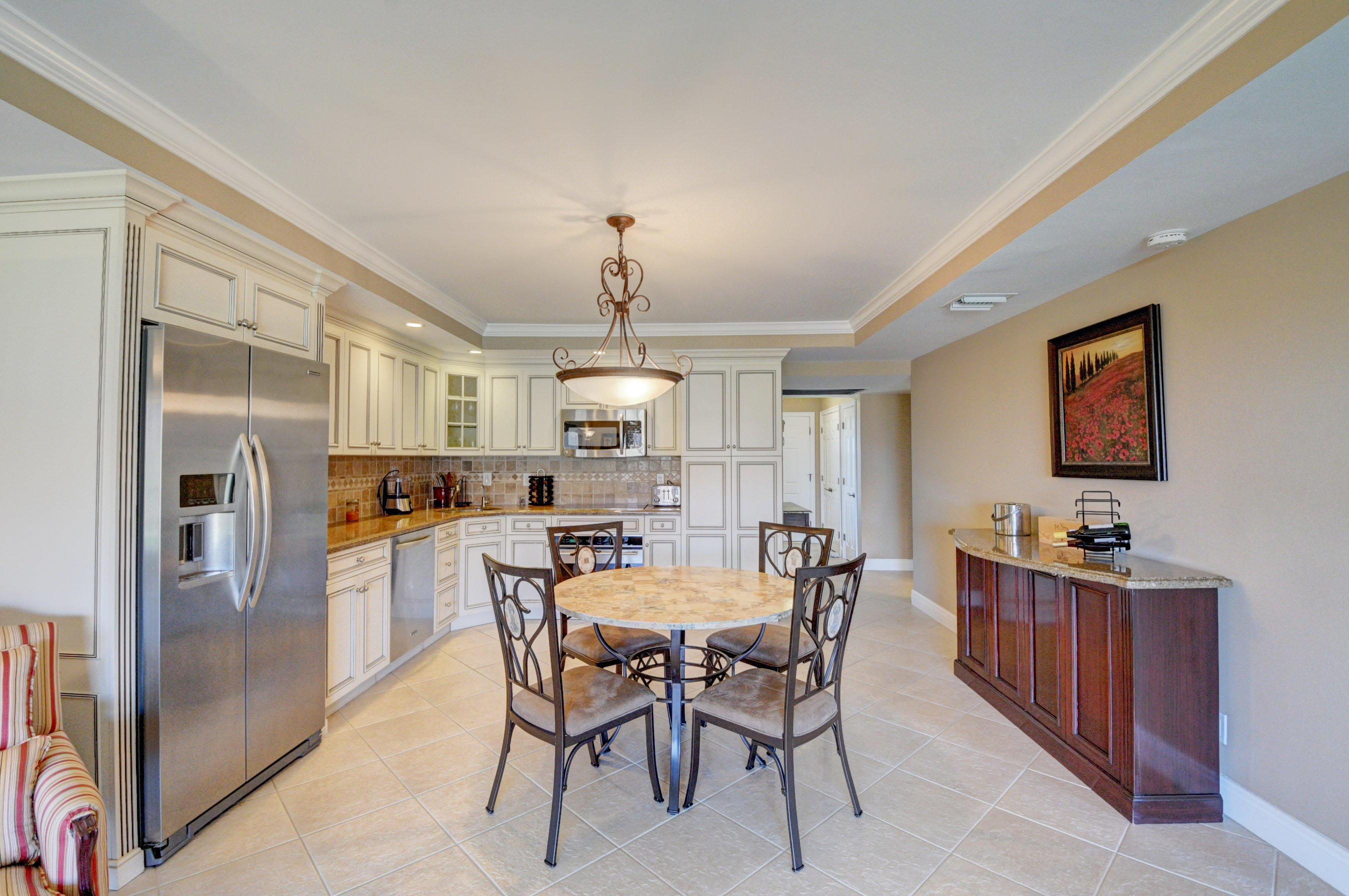 2871 North Ocean Boulevard, Unit D304 Boca Raton, FL 33431 - Photo 4 of 28 Kitchen Dining Area