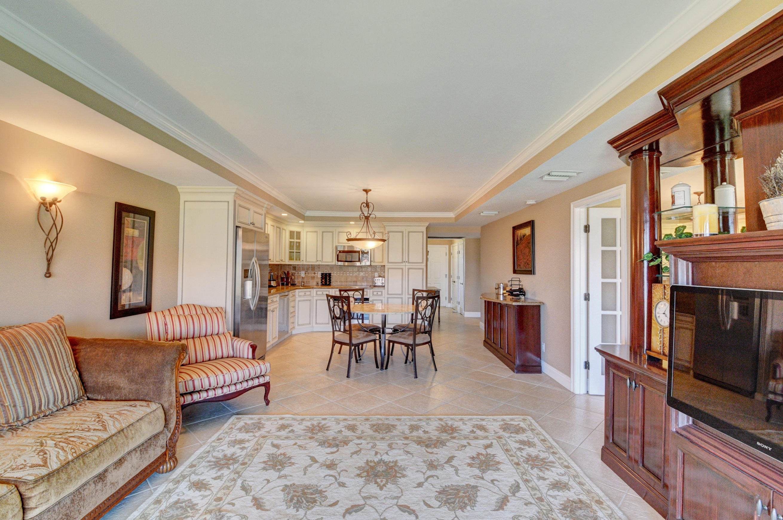 2871 North Ocean Boulevard, Unit D304 Boca Raton, FL 33431 - Photo 10 of 28 Living Area