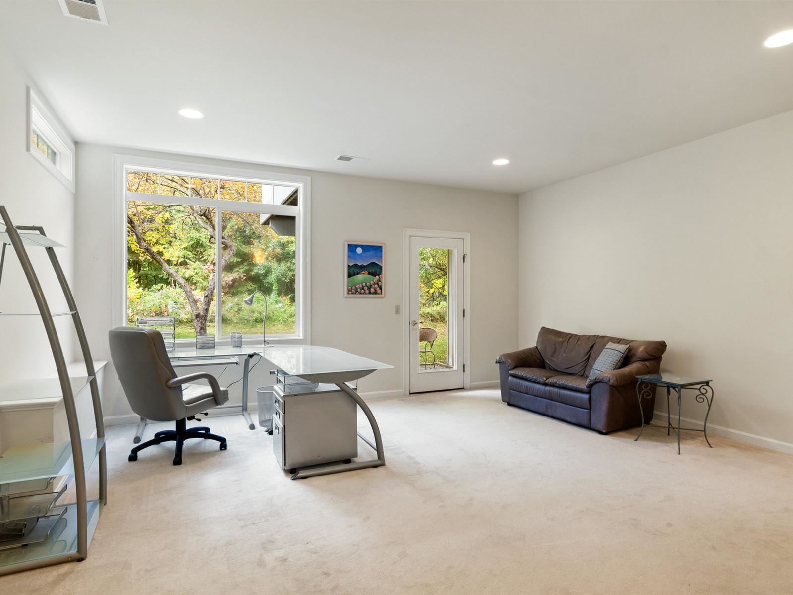 286 Park Road South Burlington, VT 05403 - Photo 11 of 46 Gallery Image 11