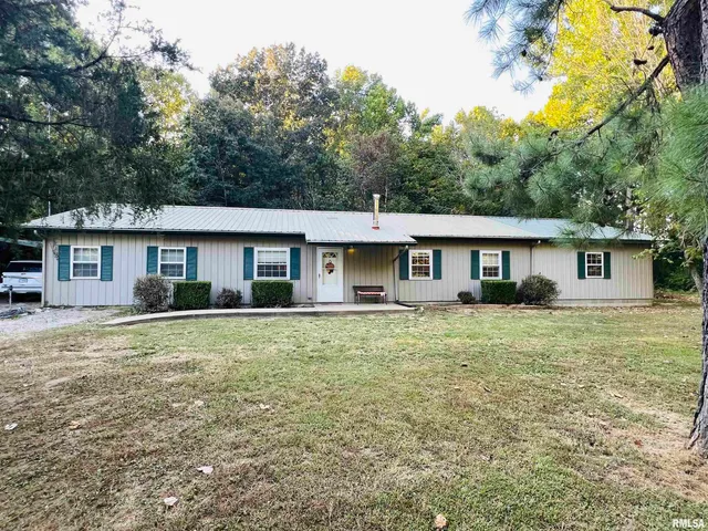 $299,000 | 25001 Old Salt Trail, Stonefort, IL 62987