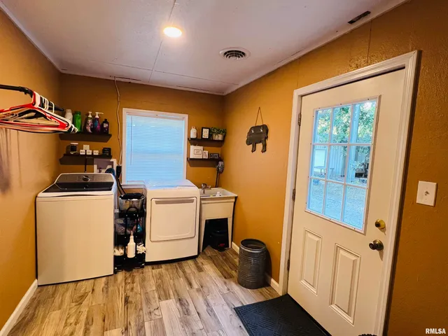 $299,000 | 25001 Old Salt Trail, Stonefort, IL 62987