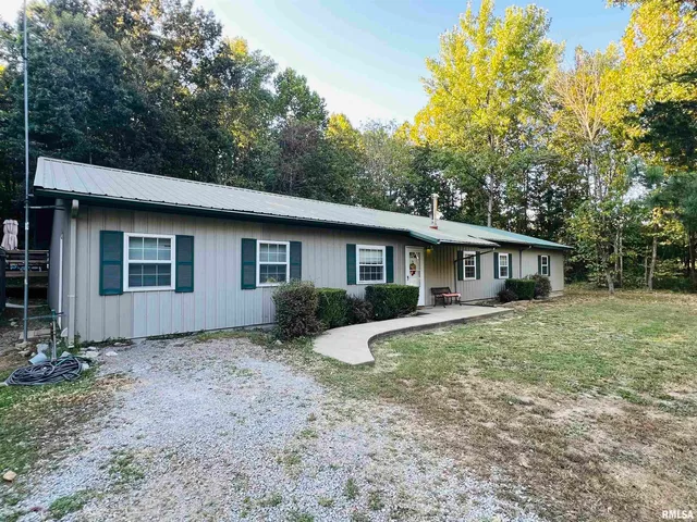 $299,000 | 25001 Old Salt Trail, Stonefort, IL 62987