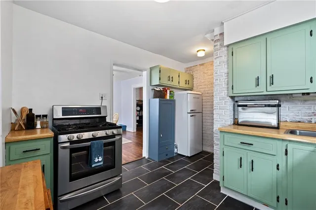 $295,000 | 605 Whitney Avenue, Pittsburgh, PA 15221