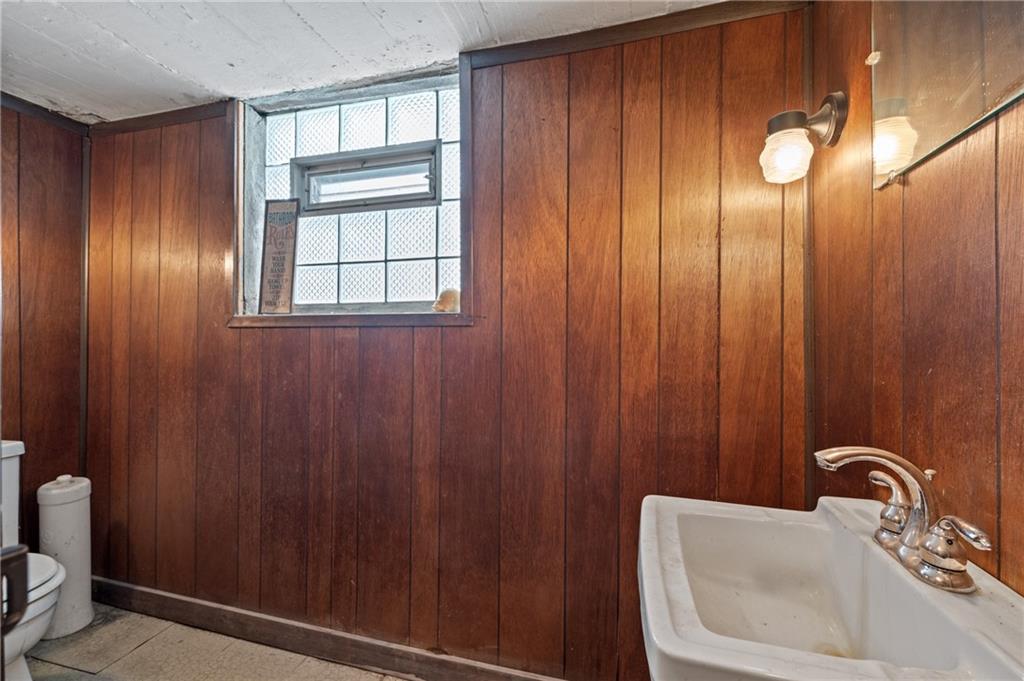 605 Whitney Avenue Pittsburgh, PA 15221 - Photo 26 of 30