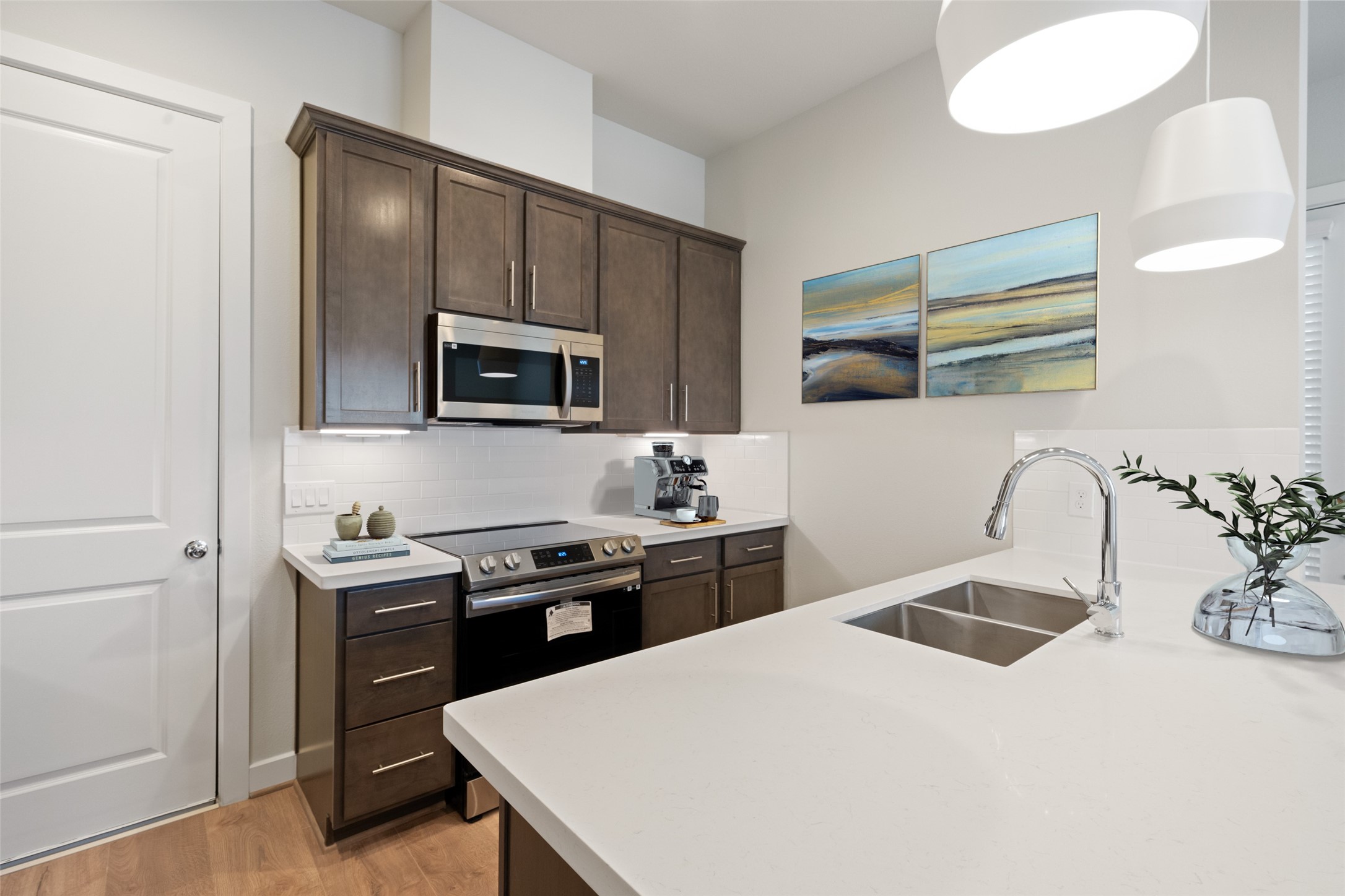 5910 Haring Lane Houston, TX 77091 - Photo 5 of 20 Chef's Kitchen with tons of prep space.