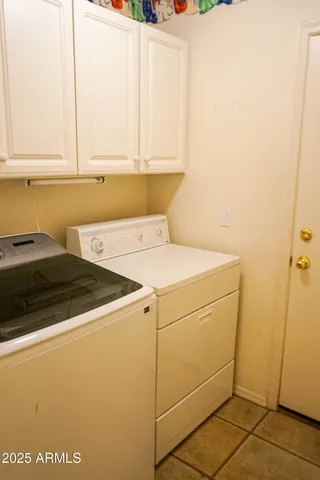 an empty room with a empty space