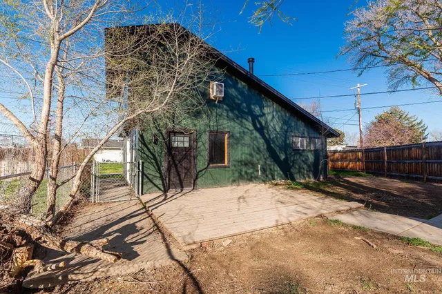 $575,000 | 495 South 3rd E Street, Mountain Home, ID 83647