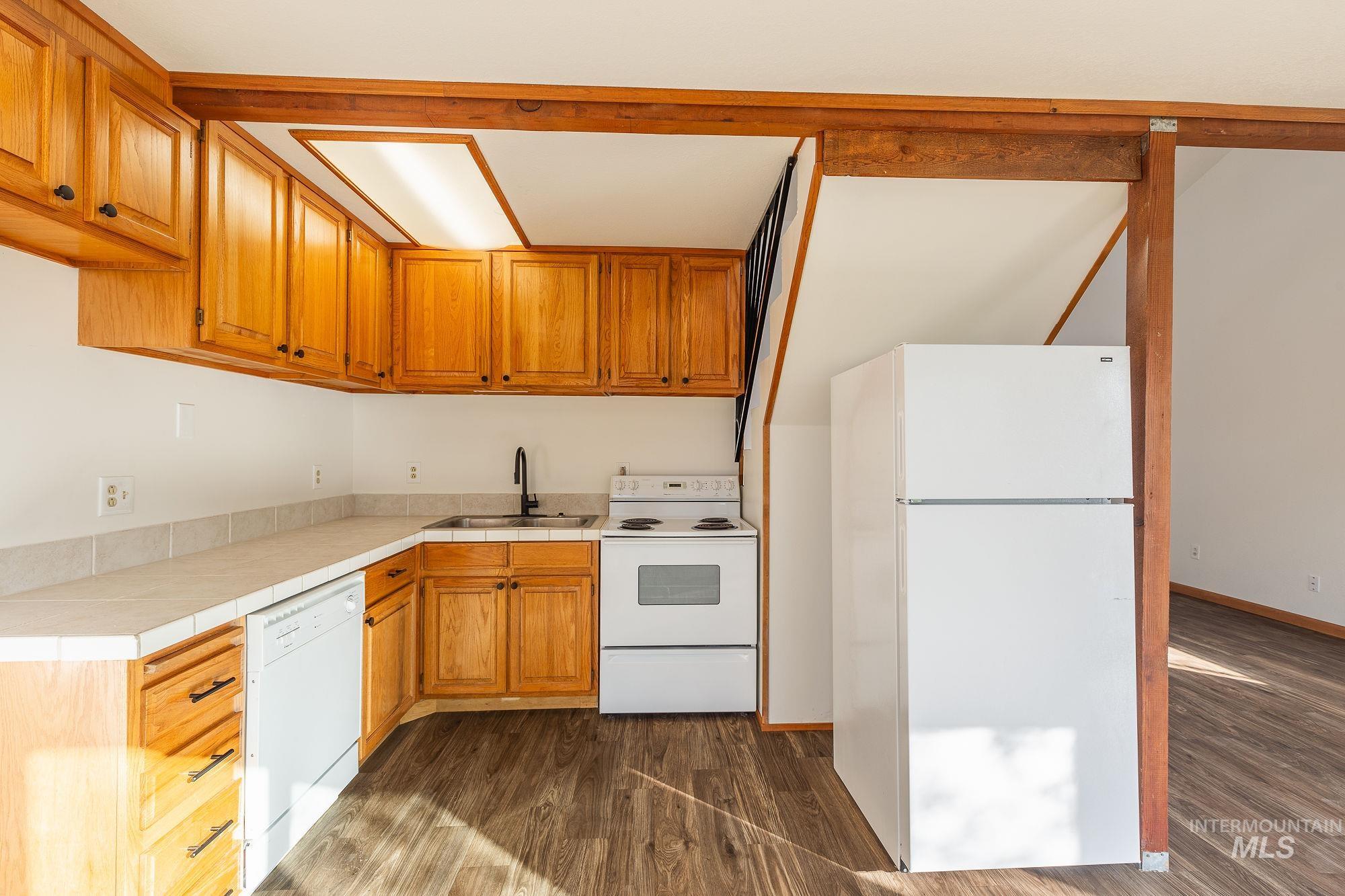 495 South 3rd E Street Mountain Home, ID 83647 - Photo 29 of 46 Unit C Kitchen/Dining