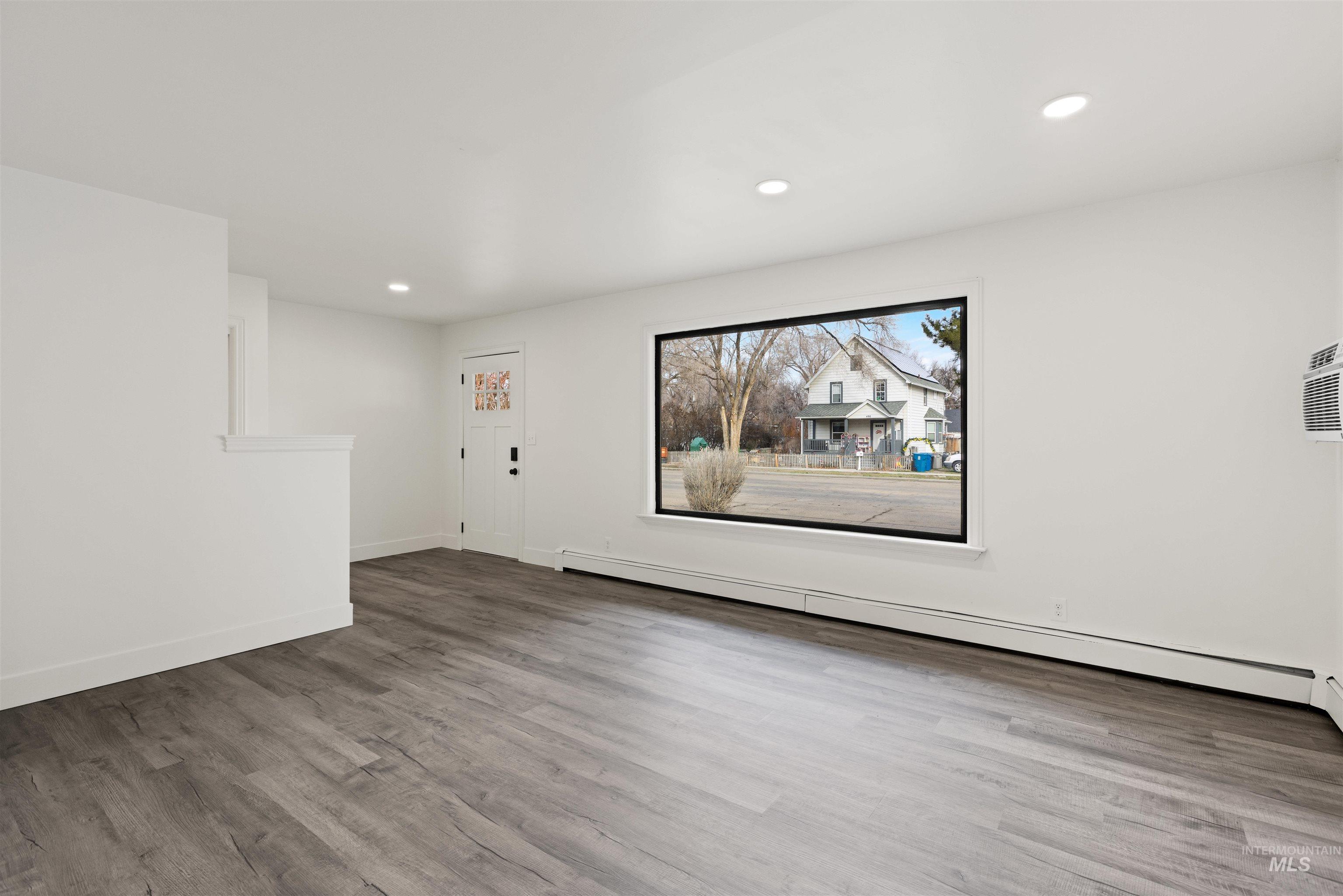 495 South 3rd E Street Mountain Home, ID 83647 - Photo 4 of 46