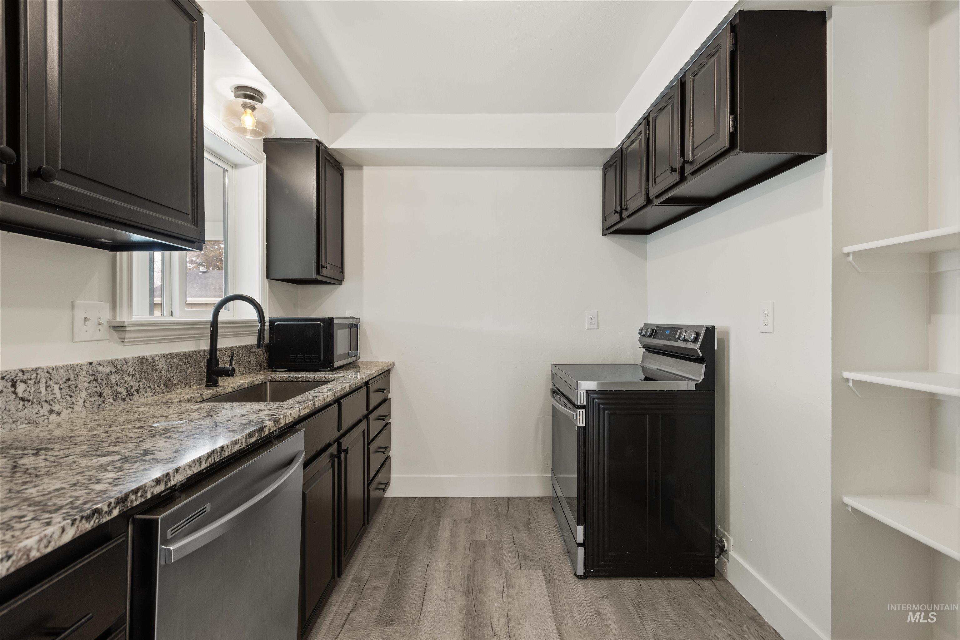 495 South 3rd E Street Mountain Home, ID 83647 - Photo 6 of 46