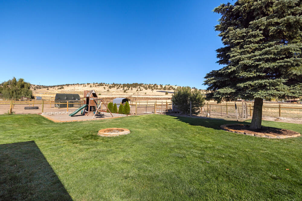 2069 Orindale Road Klamath Falls, OR 97601 - Photo 31 of 60 2069OrindaleDr.-38
