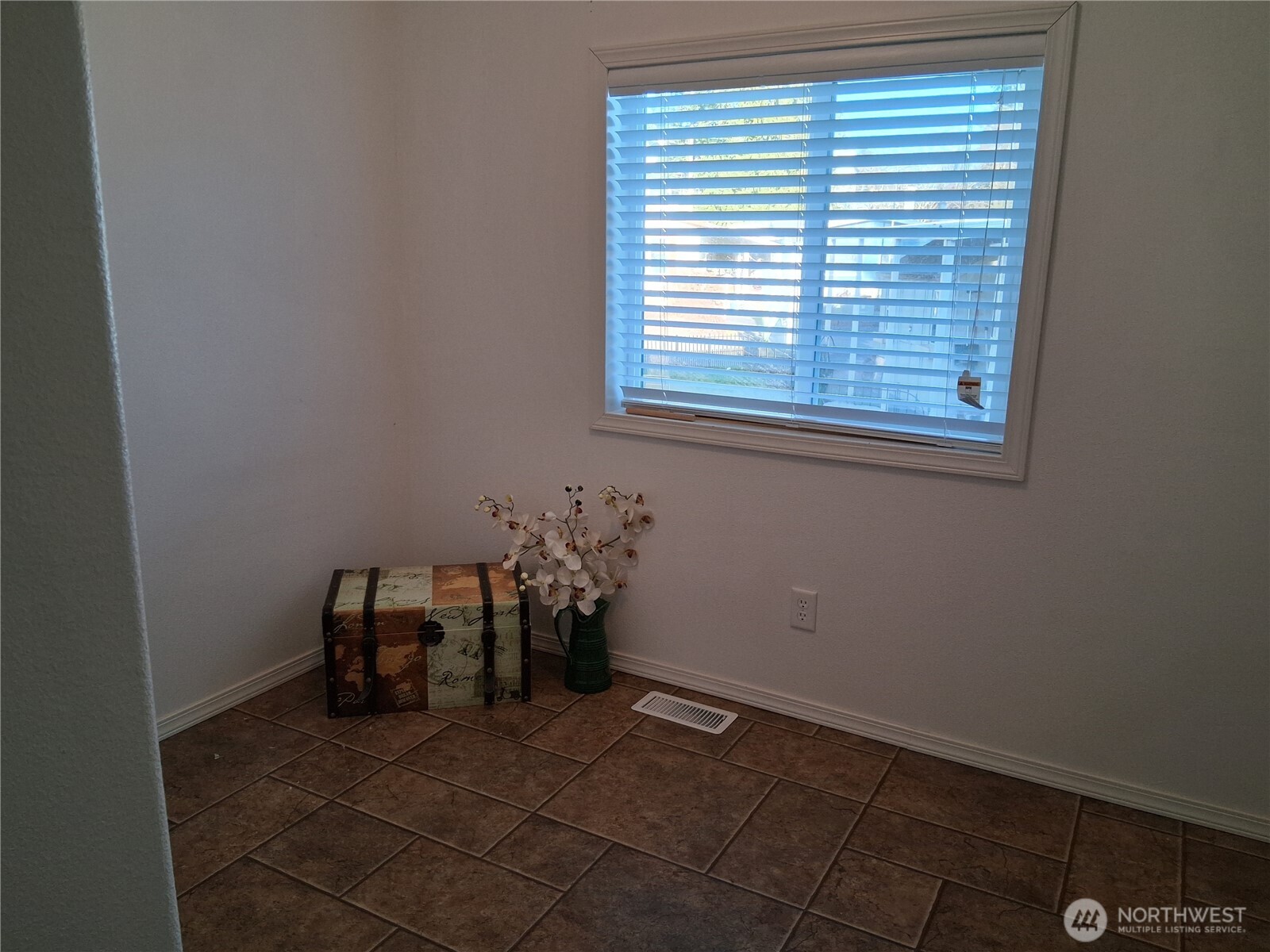 815 124th Street Southwest, Unit 90 Everett, WA 98204 - Photo 12 of 21