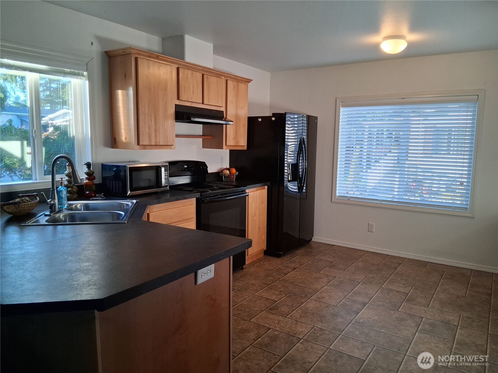 815 124th Street Southwest, Unit 90 Everett, WA 98204 - Photo 7 of 21