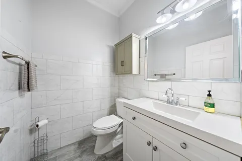 $400,000 | 1088 Via Jardin, Palm Beach Gardens, FL 33418