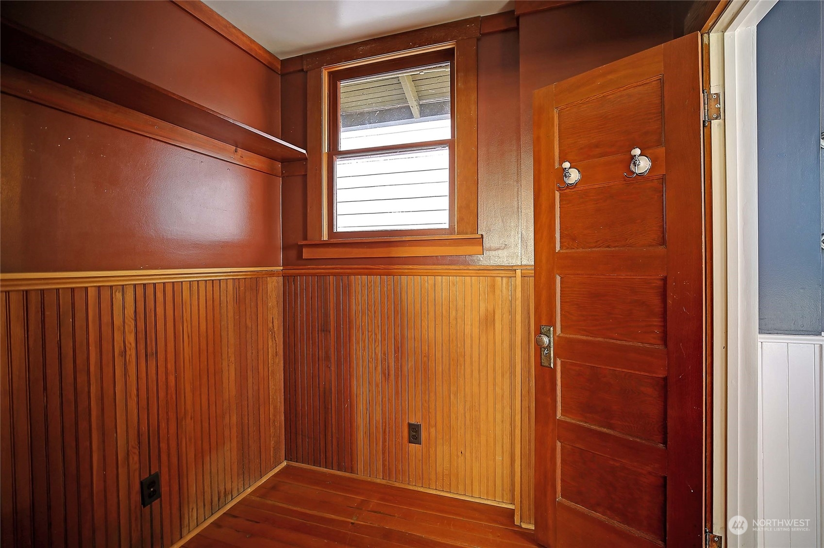 335 North 77th Street Seattle, WA 98103 - Photo 24 of 36 a view of elevator with window