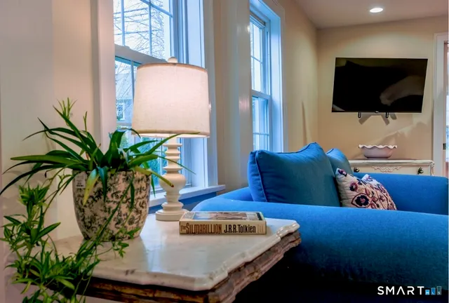 $4,000 | 33 Main Street, Stonington, CT 06355