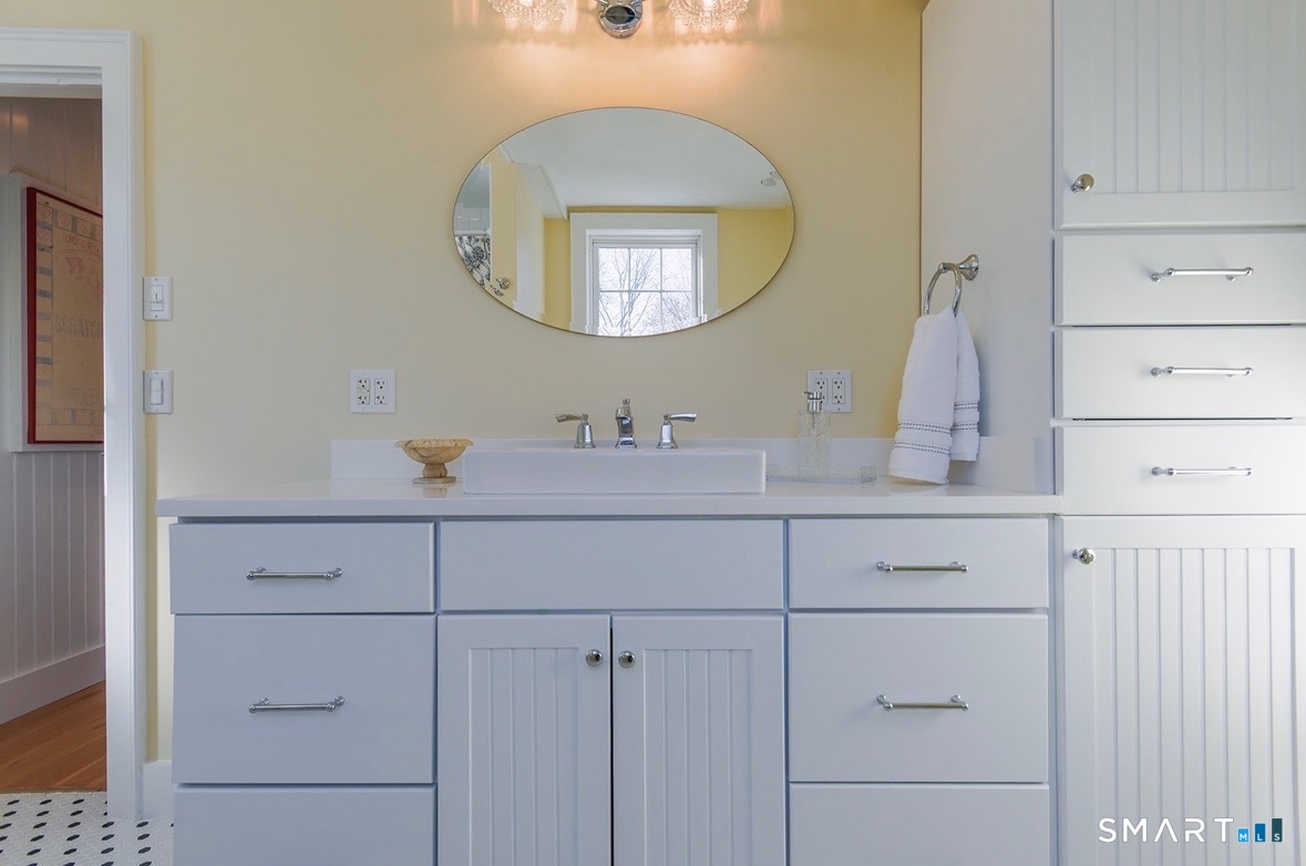 33 Main Street Stonington, CT 06355 - Photo 14 of 40