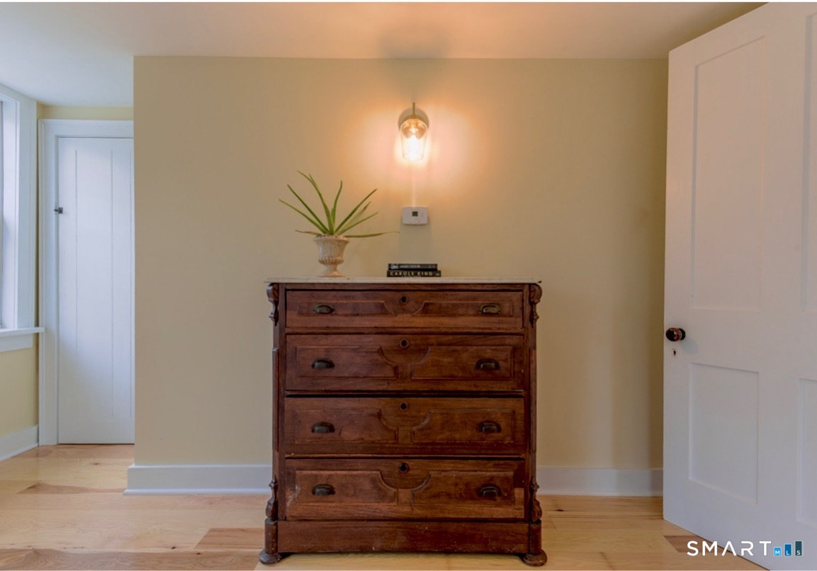 33 Main Street Stonington, CT 06355 - Photo 26 of 40