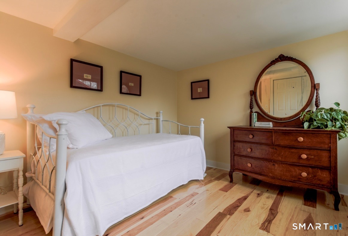 33 Main Street Stonington, CT 06355 - Photo 28 of 40