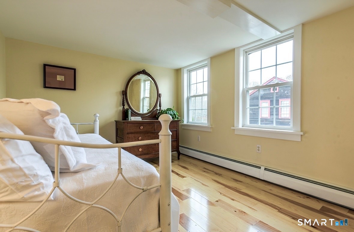 33 Main Street Stonington, CT 06355 - Photo 29 of 40