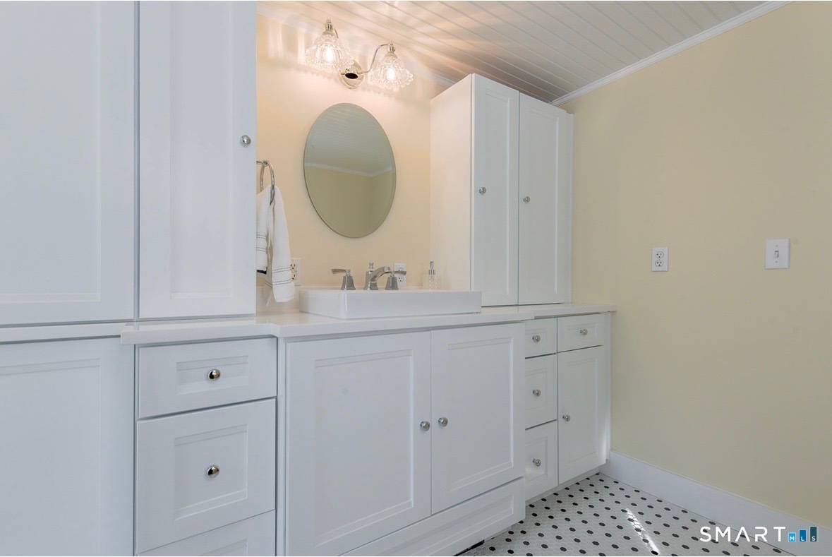 33 Main Street Stonington, CT 06355 - Photo 32 of 40